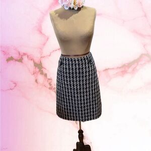 Ann Taylor Hounstooth skirt 6 Tall